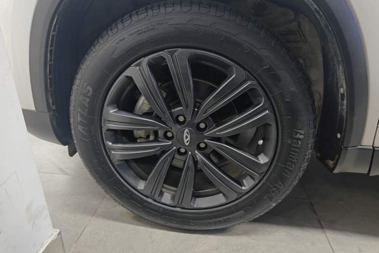 Used Chery Tiggo 8 2022 1.5 TCI Automatic Exclusive Edition 5 Seats Left Front Wheel Hub