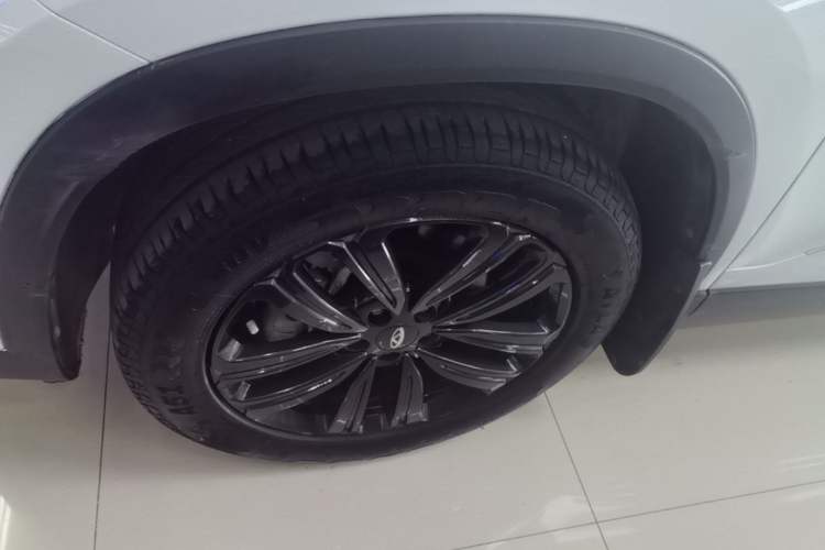 Used Chery Tiggo 8 2022 1.5 TCI Automatic Prestige Edition 7-Seater Left Front Wheel Hub