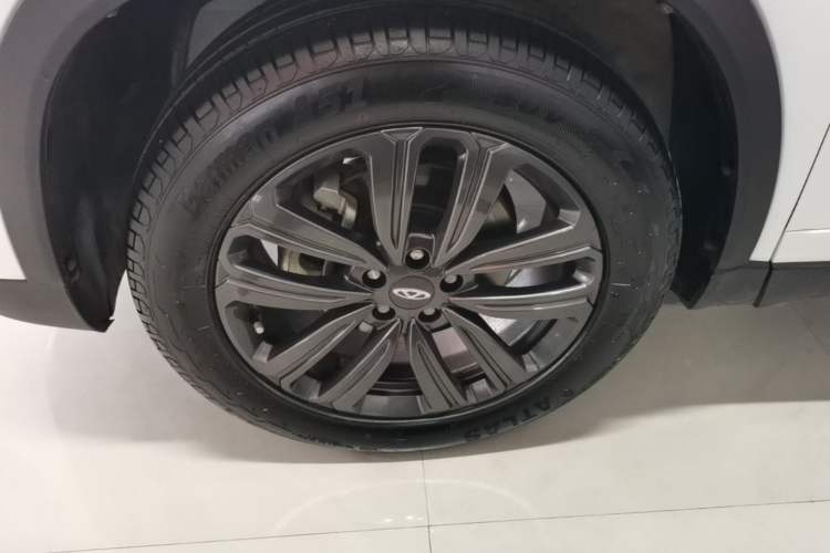 Used Chery Tiggo 8 2022 1.5 TCI Automatic New Dynamic Edition 5 Seats Left Front Wheel Hub