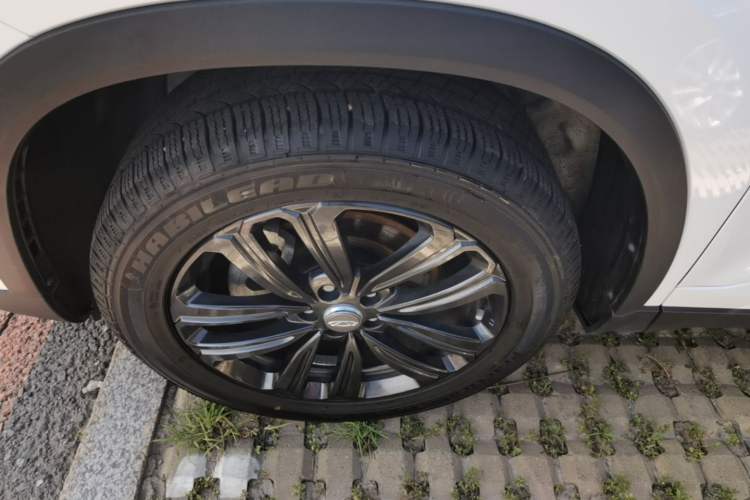 Used Chery Tiggo 8 2022 1.5 TCI Automatic Exclusive Edition 5 Seats Left Front Wheel Hub