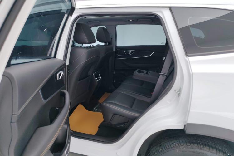 Used Chery Tiggo 8 2022 Revised Version 1.5 TCI Automatic New Dynamic Edition 5 Seats Left Rear Seat