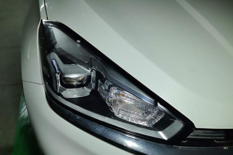 Used Chery Tiggo 8 2022 1.5 TCI Automatic Exclusive Edition 5 Seats Right Front Headlight
