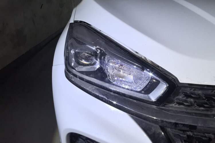 Used Chery Tiggo 8 2022 1.5 TCI Automatic New Dynamic Edition 5 Seats Right Front Headlight