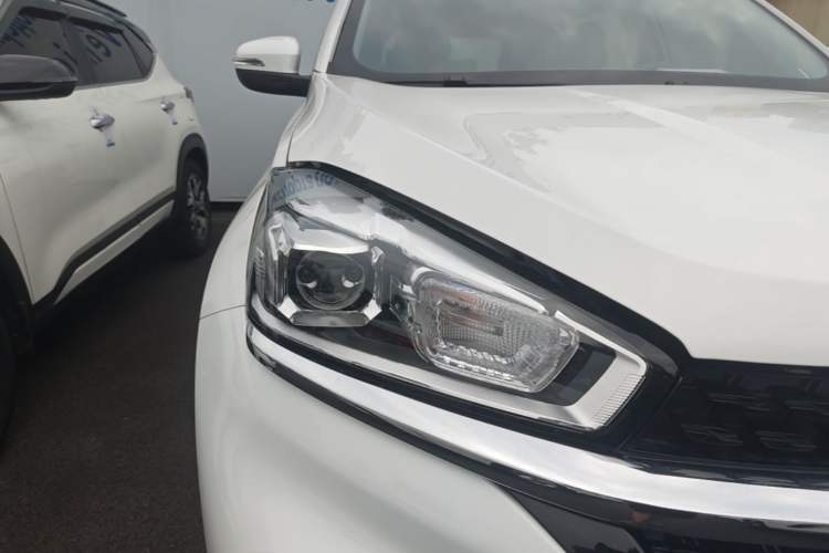 Used Chery Tiggo 8 2022 1.5 TCI Automatic New Dynamic Edition 5 Seats Right Front Headlight