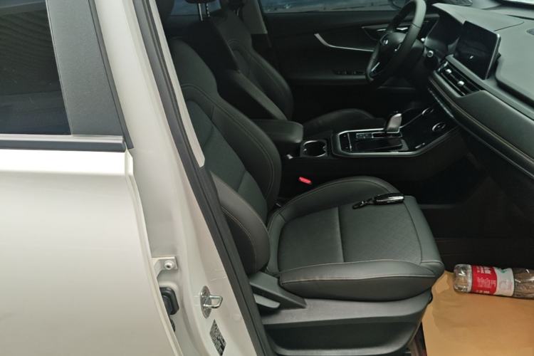 Used Chery Tiggo 8 2022 1.5 TCI Automatic Exclusive Edition 7-Seater Right Front Seat