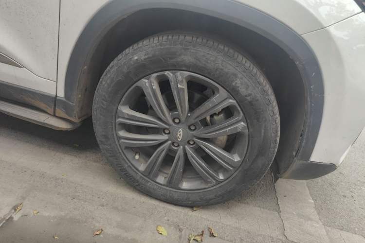 Used Chery Tiggo 8 2022 1.5 TCI Automatic Exclusive Edition 5 Seats Right Front Wheel Hub