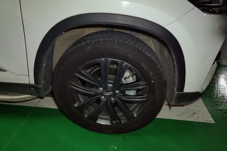 Used Chery Tiggo 8 2022 1.5 TCI Automatic Exclusive Edition 5 Seats Right Front Wheel Hub