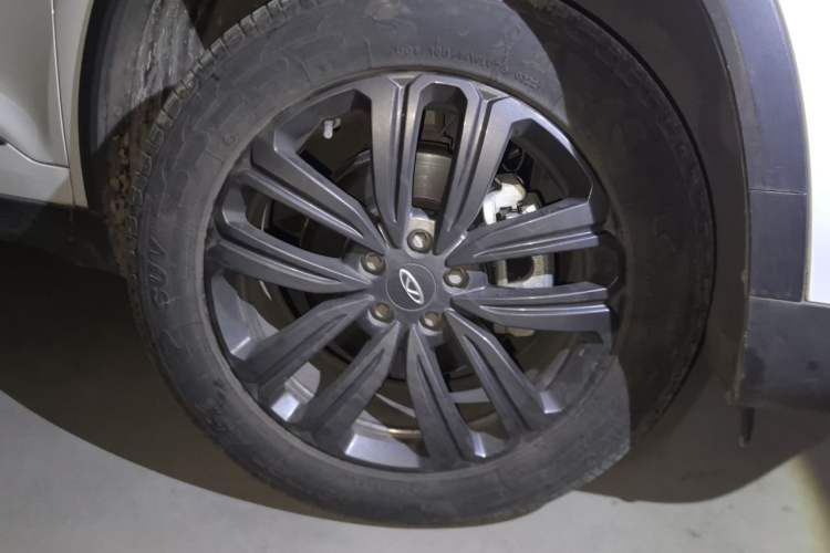 Used Chery Tiggo 8 2022 1.5 TCI Automatic New Dynamic Edition 5 Seats Right Front Wheel Hub