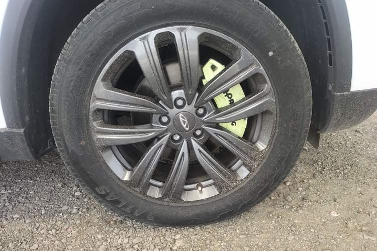 Used Chery Tiggo 8 2022 1.5 TCI Manual Special Edition 5 Seats Right Front Wheel Hub
