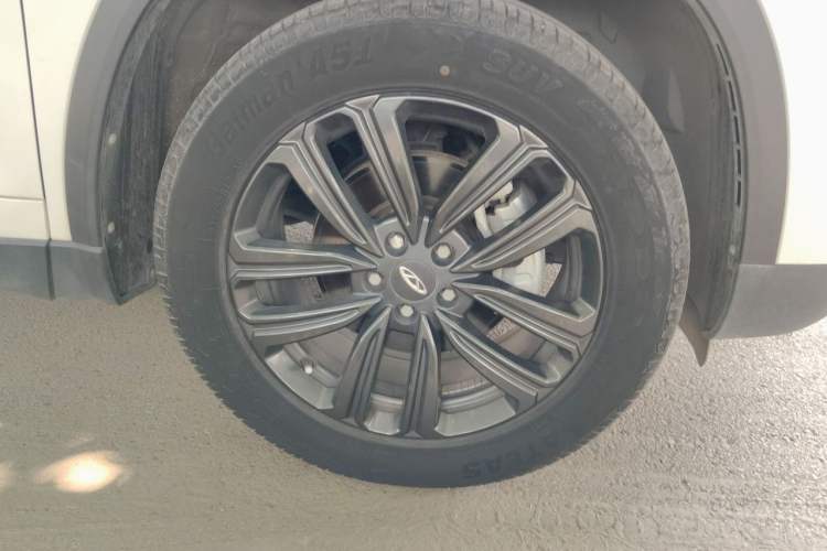 Used Chery Tiggo 8 2022 1.5 TCI Manual Special Edition 5 Seats Right Front Wheel Hub
