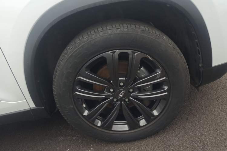 Used Chery Tiggo 8 2022 1.5 TCI Automatic New Dynamic Edition 5 Seats Right Front Wheel Hub