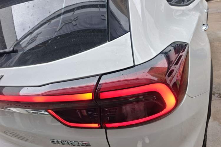 Used Chery Tiggo 8 2022 1.5 TCI Automatic Exclusive Edition 7-Seater Right Rear Taillight