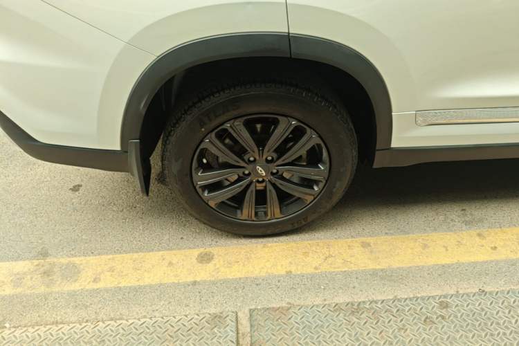 Used Chery Tiggo 8 2022 1.5 TCI Automatic Exclusive Edition 7-Seater Right Rear Wheel Hub