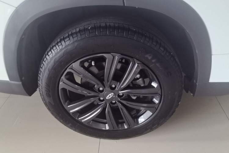 Used Chery Tiggo 8 2022 1.5 TCI Automatic Prestige Edition 7-Seater Right Rear Wheel Hub