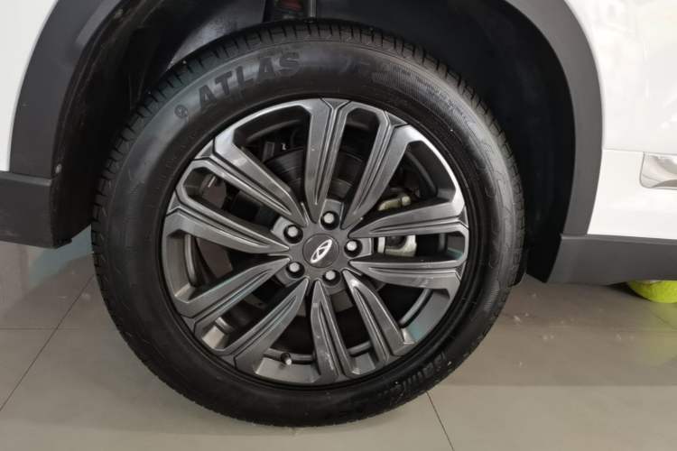 Used Chery Tiggo 8 2022 1.5 TCI Automatic New Dynamic Edition 5 Seats Right Rear Wheel Hub