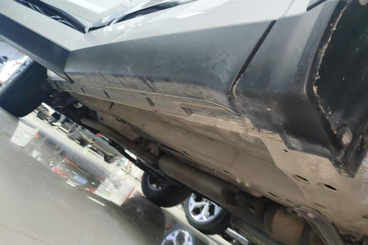 Used Chery Tiggo 8 2022 1.5 TCI Automatic Prestige Edition 5-Seater Right Side Sill