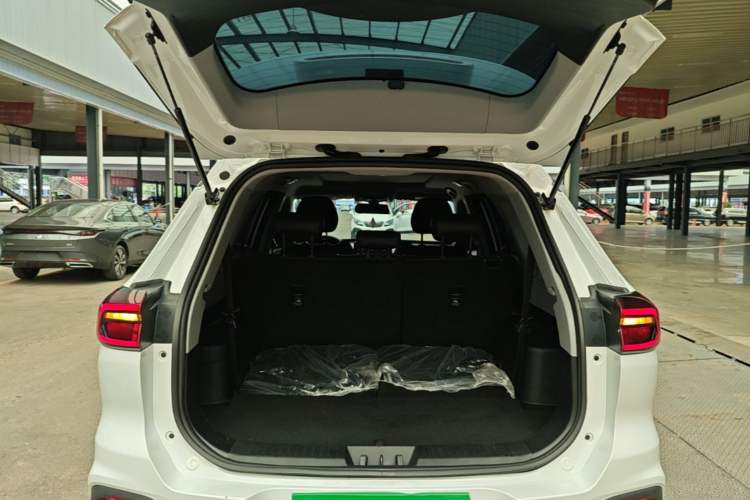 Used Chery Tiggo 8 2022 1.5 TCI Automatic Exclusive Edition 7-Seater Trunk