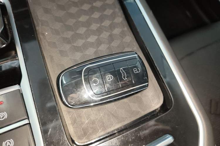Used Chery Tiggo 8 2022 1.5 TCI Automatic Exclusive Edition 7-Seater Vehicle Key