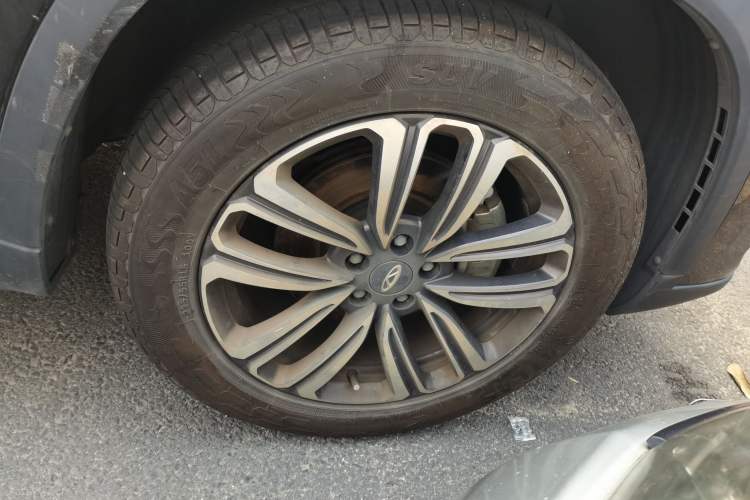 Used Chery Tiggo 8 2023 Kunpeng Edition 290TGDI Automatic Excellence Model Right Front Wheel Hub