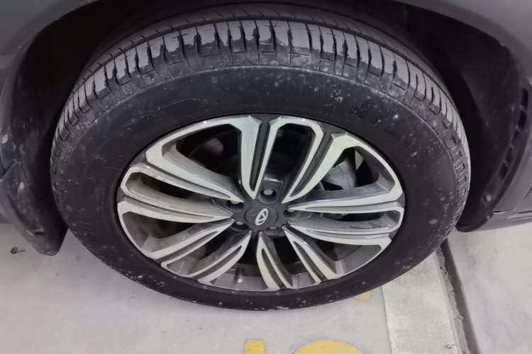 Used Chery Tiggo 8 2023 Kunpeng Edition 290TGDI Automatic Excellence Model Right Front Wheel Hub