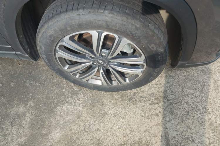 Used Chery Tiggo 8 2023 Kunpeng Edition 290TGDI Automatic Excellence Model Right Front Wheel Hub