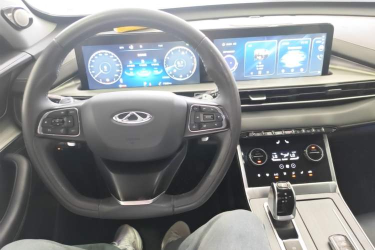 Used Chery Tiggo 8 2023 Kunpeng Edition 290TGDI Automatic Excellence Model Center Console