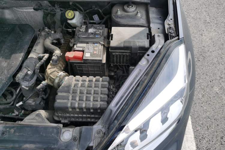 Used Chery Tiggo 8 2023 230TCI Manual Advanced Version Engine Bay Left