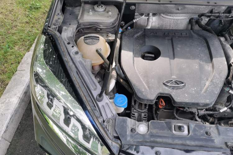 Used Chery Tiggo 8 2023 230TCI Manual Advanced Version Engine Bay Right