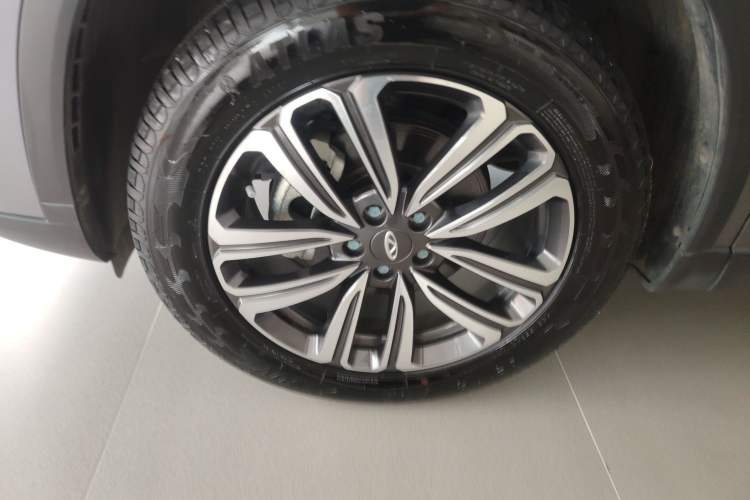 Used Chery Tiggo 8 2023 Kunpeng Edition 290TGDI Automatic Ultra-Enjoyment Version Left Front Wheel Hub