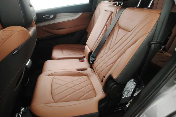 Used Chery Tiggo 8 2023 Kunpeng Edition 290TGDI Automatic Ultra-Enjoyment Version Left Rear Seat