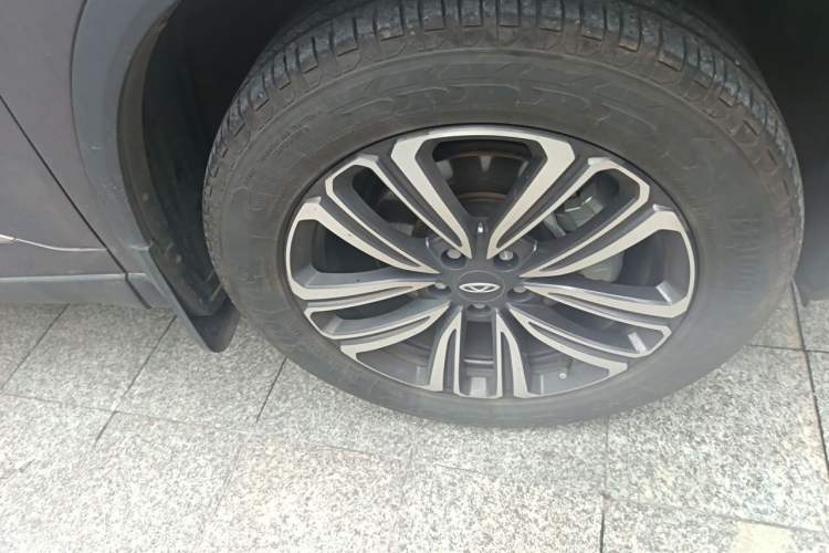 Used Chery Tiggo 8 2023 Kunpeng Edition 290TGDI Automatic Excellence Model Right Front Wheel Hub