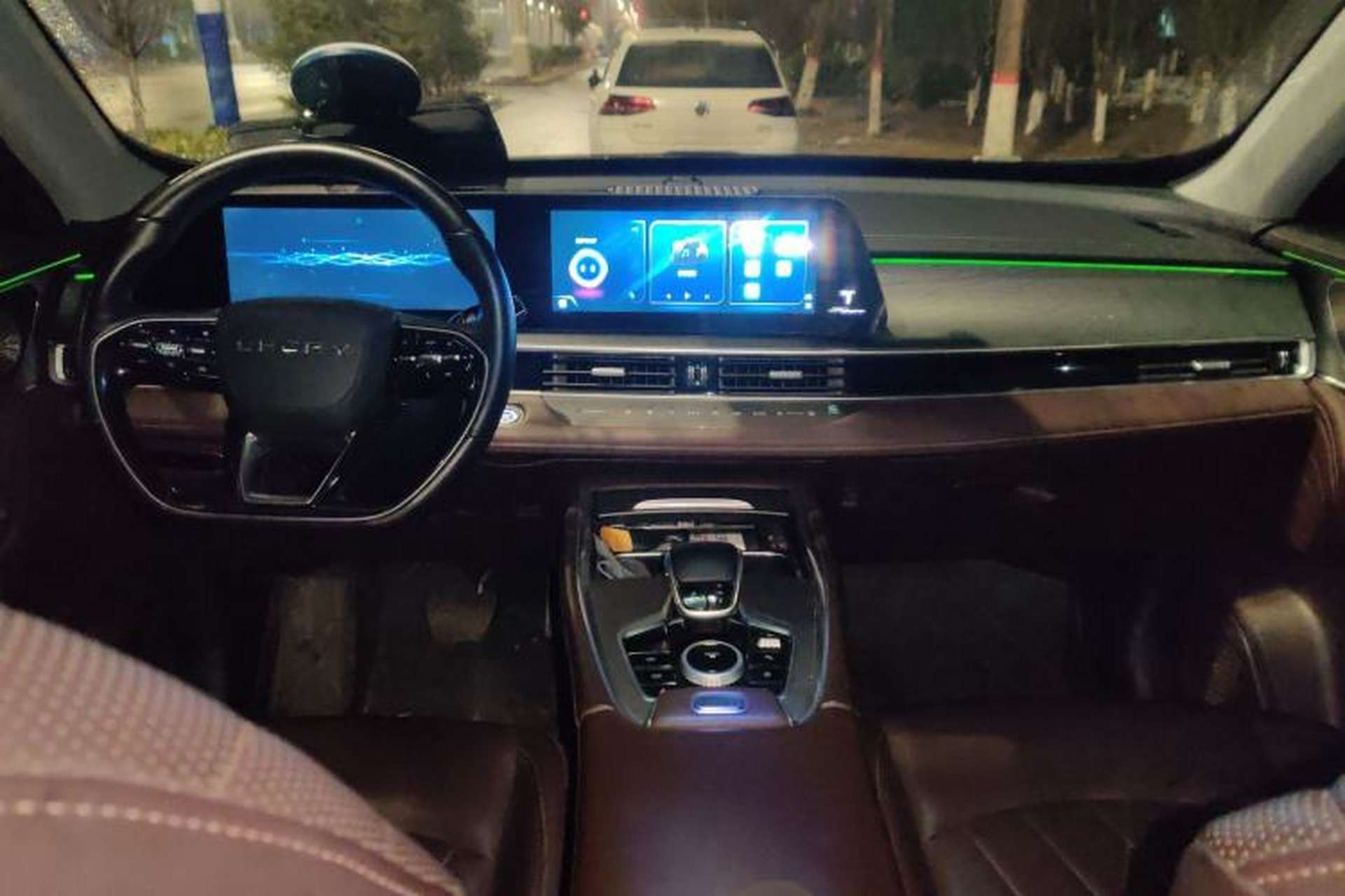 Used Chery Tiggo 8 2023 Kunpeng Edition 290TGDI Automatic Ultra-Enjoyment Version Center Console