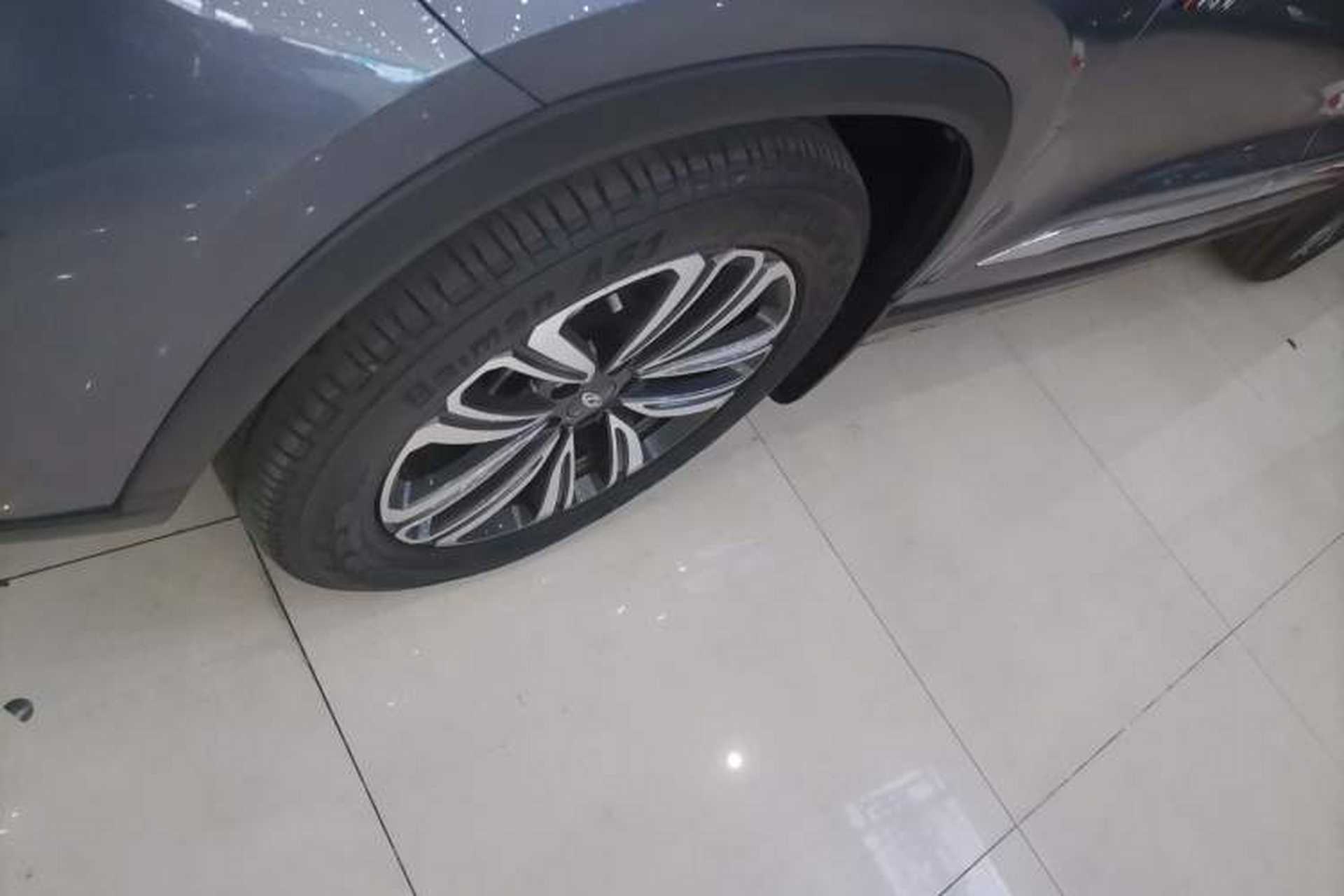Used Chery Tiggo 8 2023 Kunpeng Edition 290TGDI Automatic Excellence Model Left Front Wheel Hub