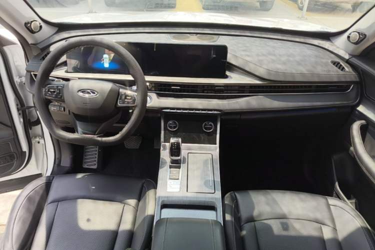 Used Chery Tiggo 8 2023 Kunpeng Edition 290TGDI Automatic Excellence Model Center Console