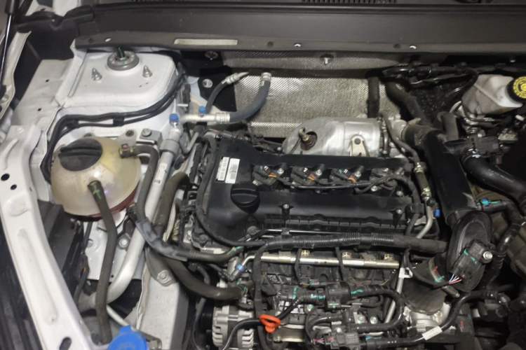 Used Chery Tiggo 8 2023 230TCI Manual Advanced Version Engine Bay Right