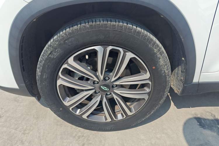 Used Chery Tiggo 8 2023 Kunpeng Edition 290TGDI Automatic Excellence Model Left Front Wheel Hub