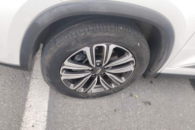 Used Chery Tiggo 8 2023 Kunpeng Edition 290TGDI Automatic Excellence Model Left Front Wheel Hub