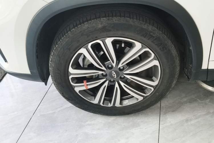 Used Chery Tiggo 8 2023 Kunpeng Edition 290TGDI Automatic Excellence Model Left Front Wheel Hub