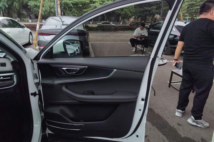 Used Chery Tiggo 8 2023 230TCI Automatic Advanced Edition Right Front Door Interior