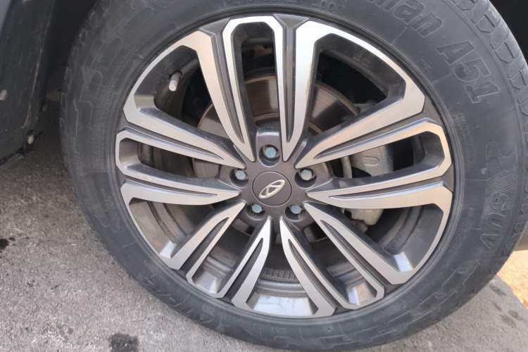 Used Chery Tiggo 8 2023 Kunpeng Edition 290TGDI Automatic Excellence Model Right Front Wheel Hub