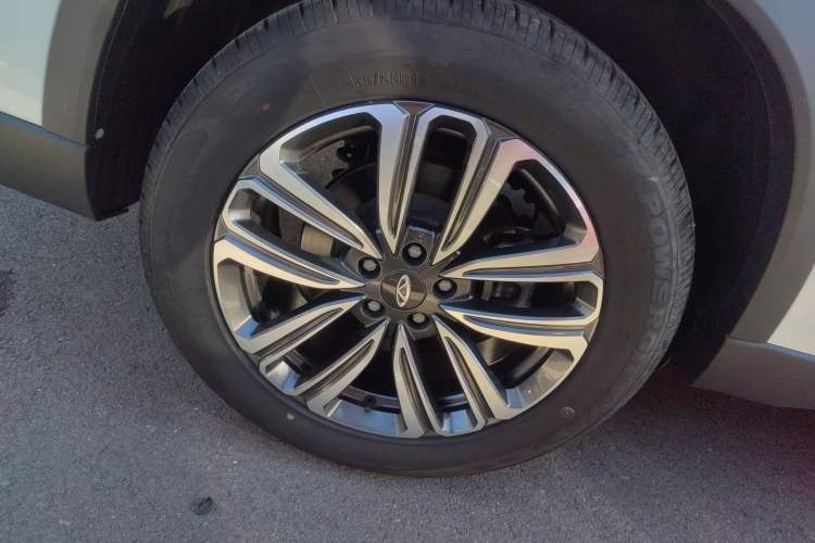 Used Chery Tiggo 8 2023 Kunpeng Edition 290TGDI Automatic Excellence Model Right Rear Wheel Hub