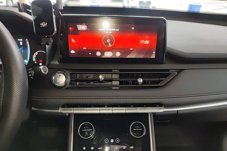 Used Chery Tiggo 8 2024 230TCI Automatic New Edition 7-Seater Audio And AC Panel
