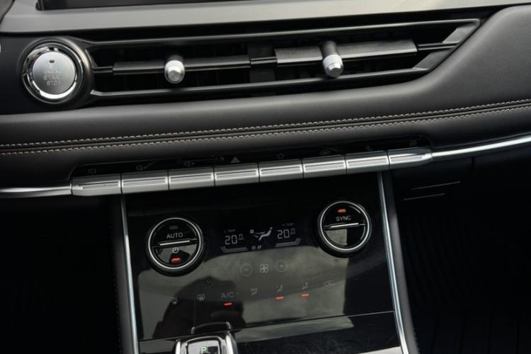 Used Chery Tiggo 8 2024 230TCI Automatic New Edition 5-Seater Audio And AC Panel