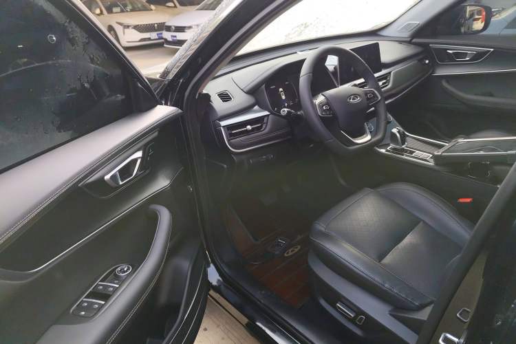 Used Chery Tiggo 8 2024 Honor Edition 230TCI Automatic Excellence Version 5 Seats Interior 3