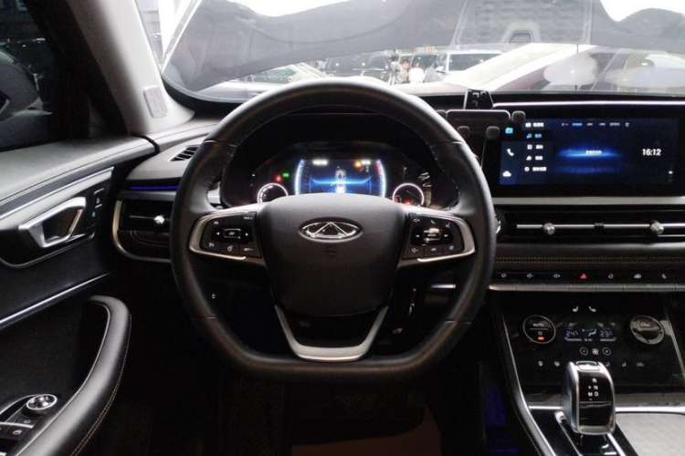 Used Chery Tiggo 8 2024 Honor Edition 230TCI Automatic Excellence Version 5 Seats Interior 3