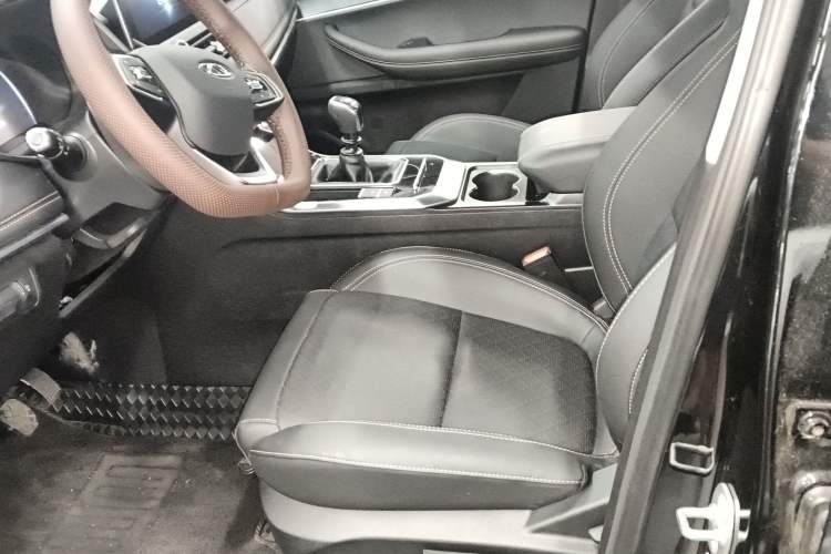Used Chery Tiggo 8 2024 230TCI Manual New Trend Edition 5 Seats Left Front Seat