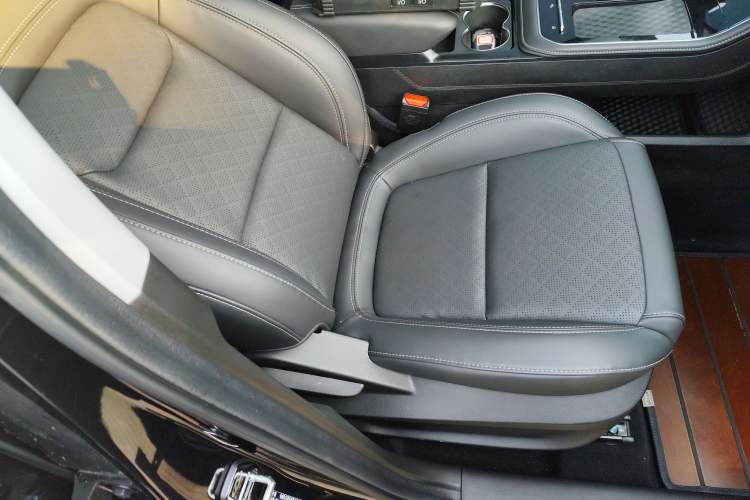 Used Chery Tiggo 8 2024 Honor Edition 230TCI Automatic Excellence Version 5 Seats Right Front Seat
