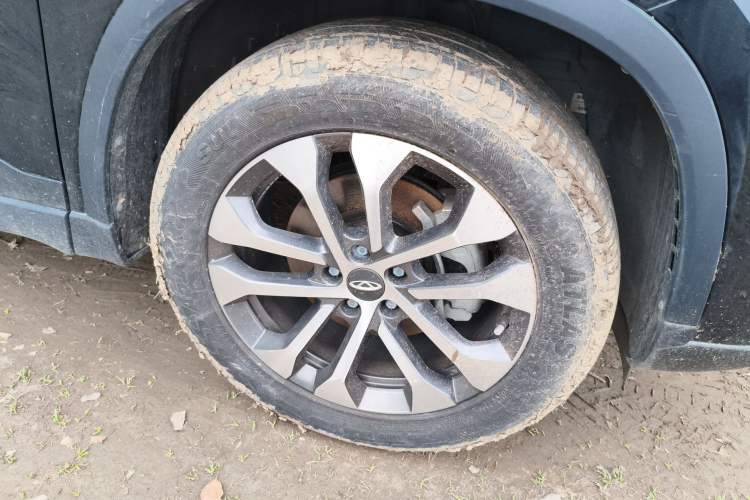 Used Chery Tiggo 8 2024 Honor Edition 230TCI Automatic Excellence Version 5 Seats Right Front Wheel Hub