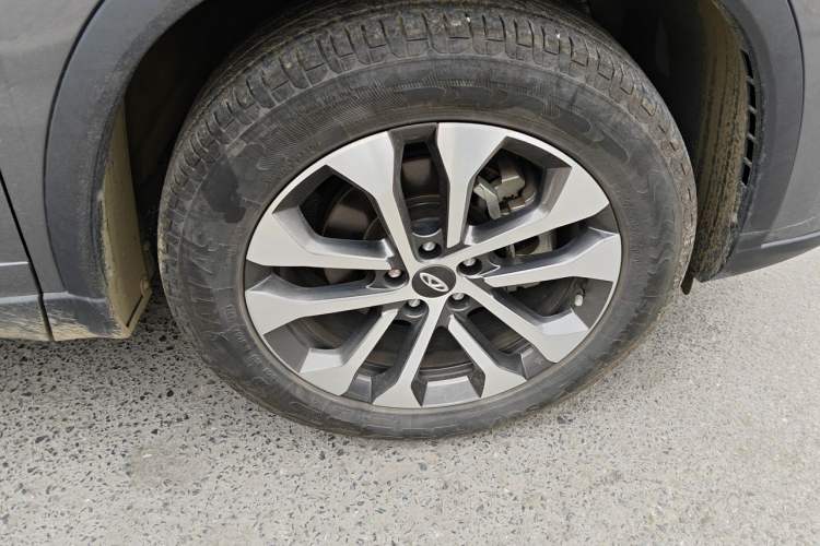 Used Chery Tiggo 8 2024 Honor Edition 230TCI Automatic Excellence Version 5 Seats Right Front Wheel Hub