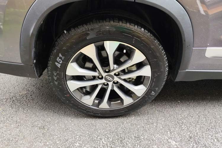 Used Chery Tiggo 8 2024 Honor Edition 230TCI Automatic Excellence Version 5 Seats Right Rear Wheel Hub